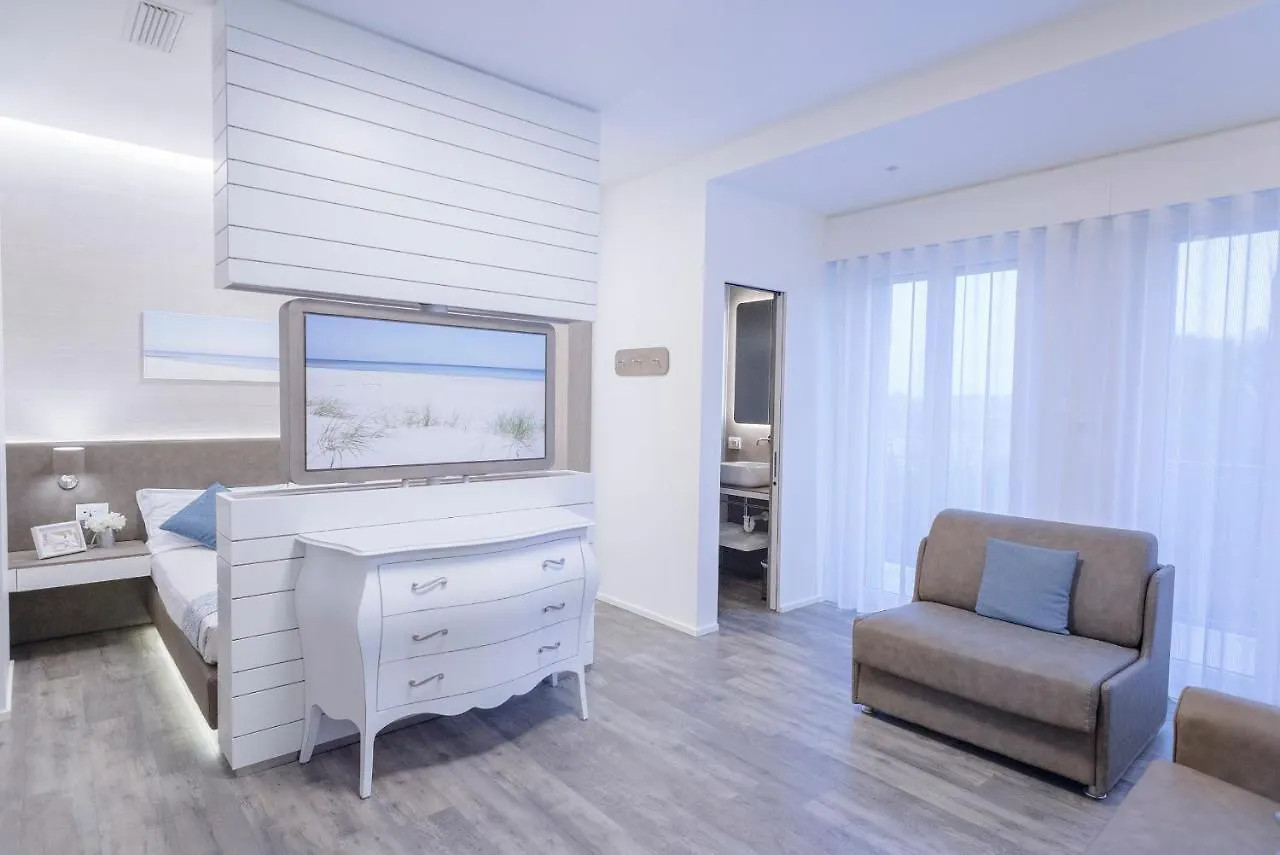 ריצ'יונה Hotel Liberty Beach - Parking & Beach Included