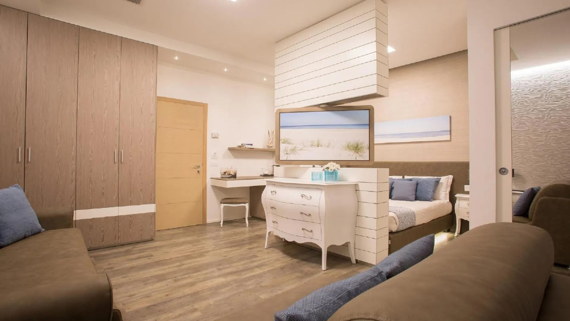 Hotel Liberty Beach - Parking & Beach Included Riccione 3*,  Italy