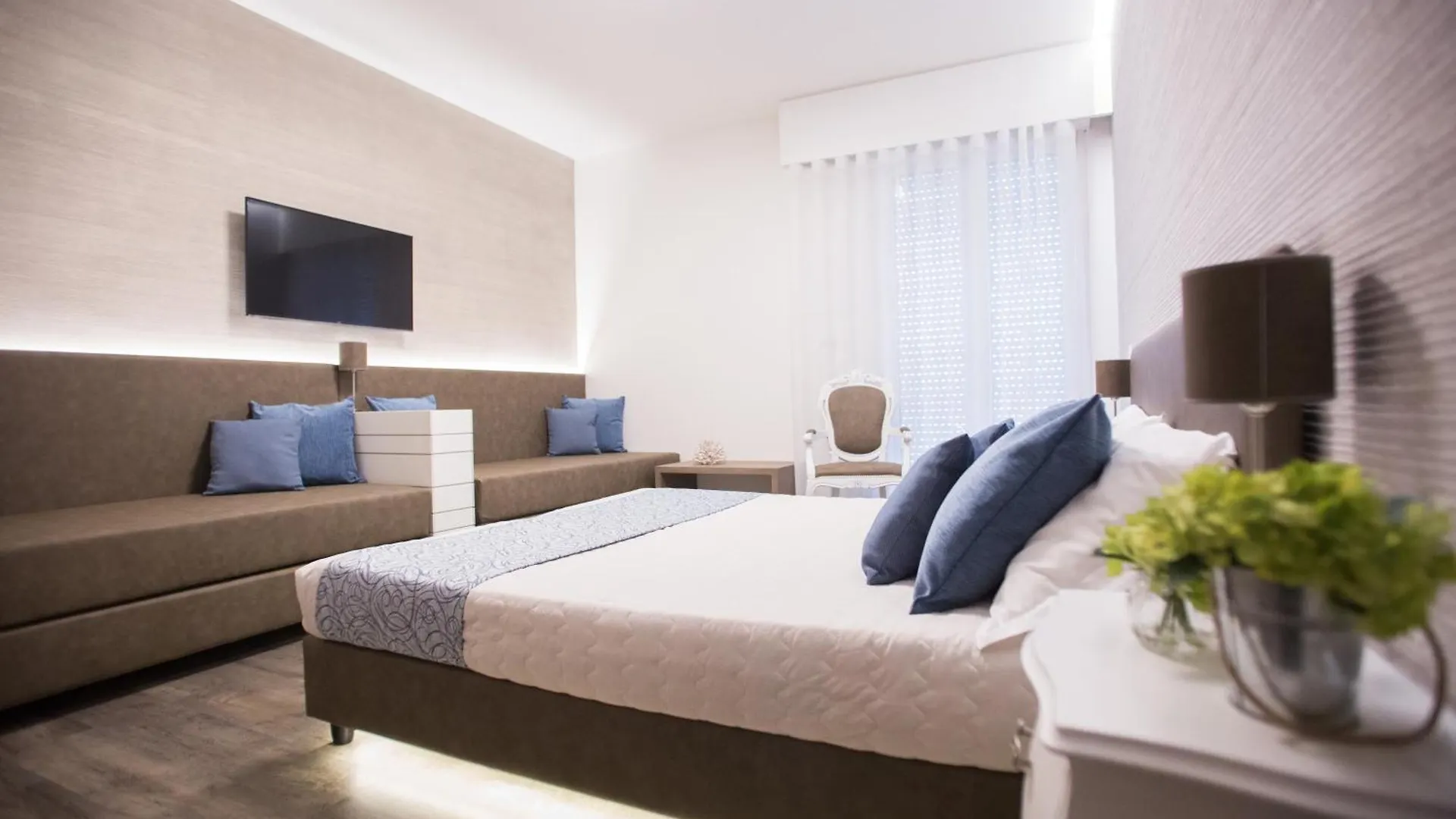 Hotel Liberty Beach - Parking & Beach Included Riccione
