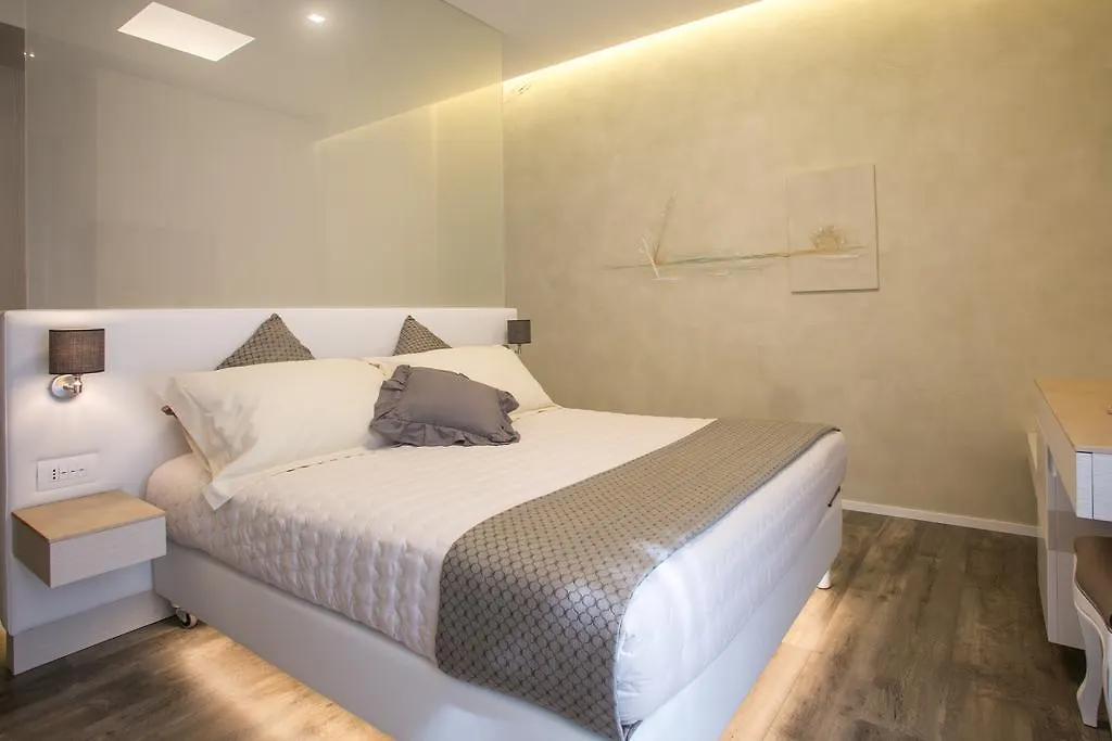***  Hotel Liberty Beach - Parking & Beach Included Riccione Italy