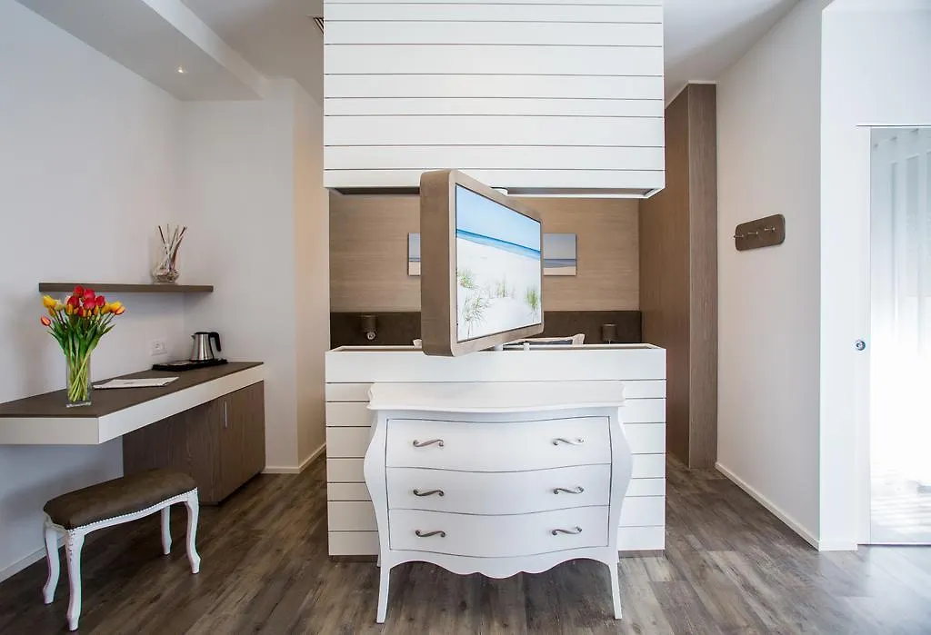 ריצ'יונה Hotel Liberty Beach - Parking & Beach Included