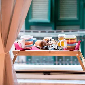 Couette-café Guest Art Naples