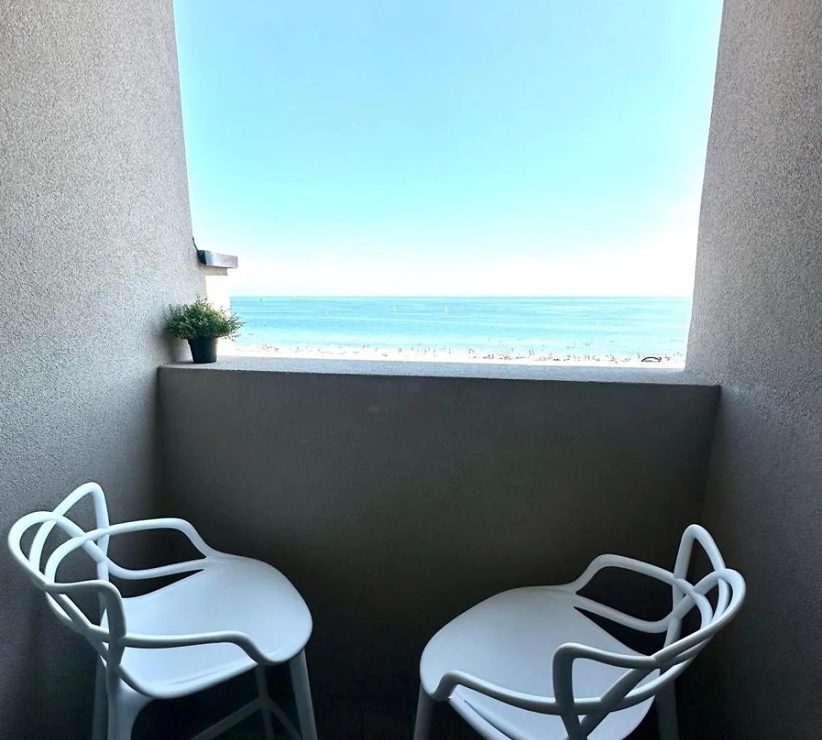 Hotel Liberty Beach - Parking & Beach Included Riccione 3*,