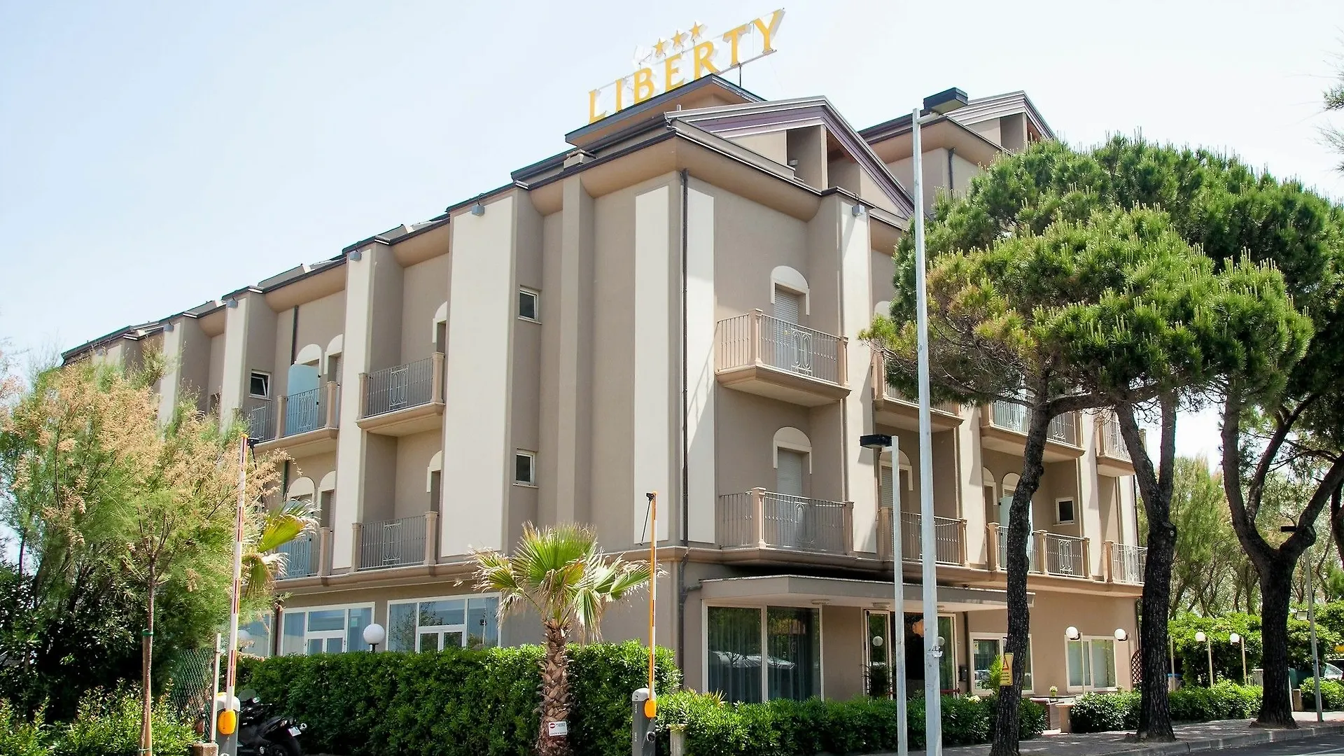 Hotel Liberty Beach - Parking & Beach Included Riccione